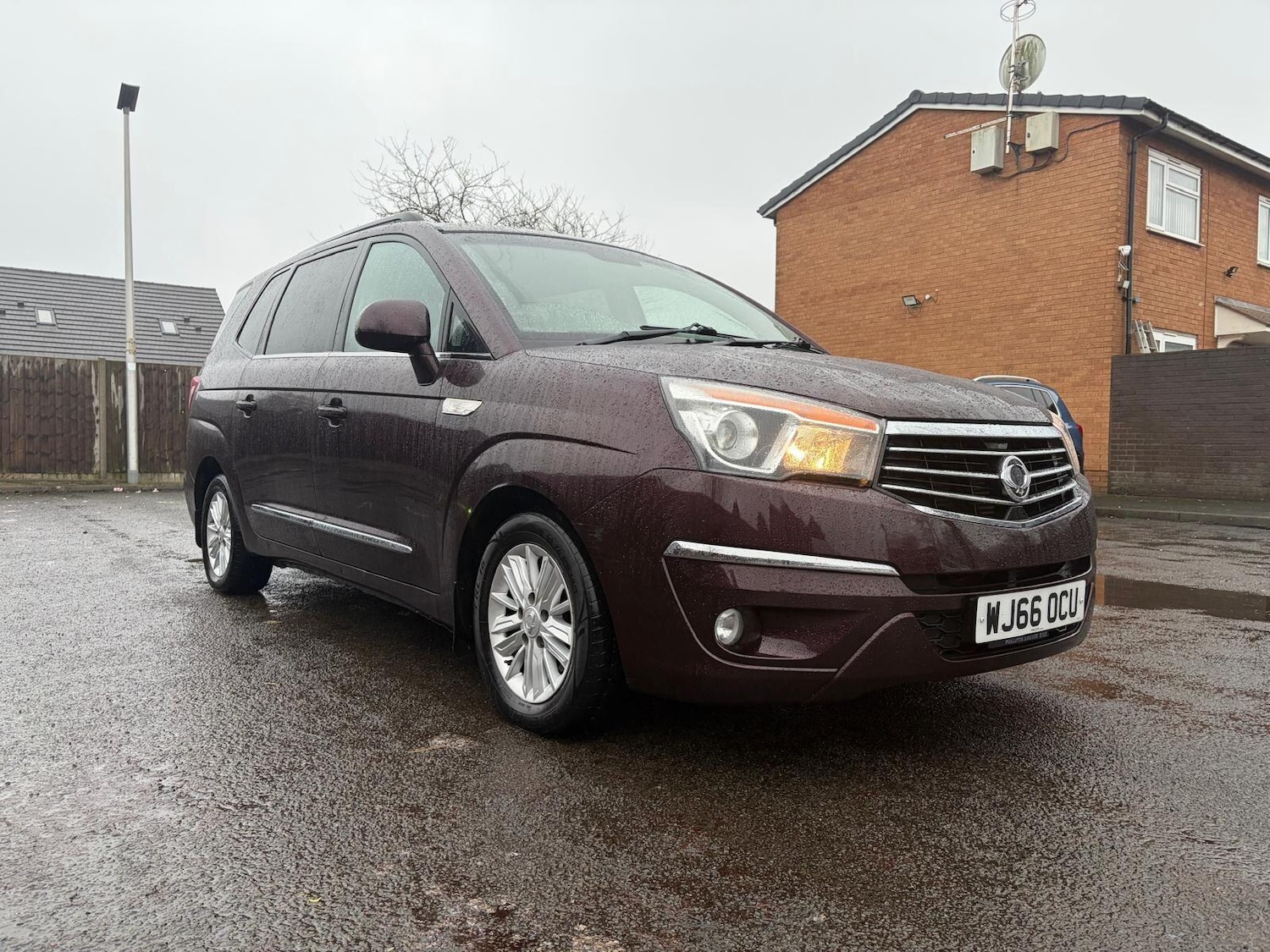 Used Ssangyong Turismo 2016 for sale - 77454910: Photo 2