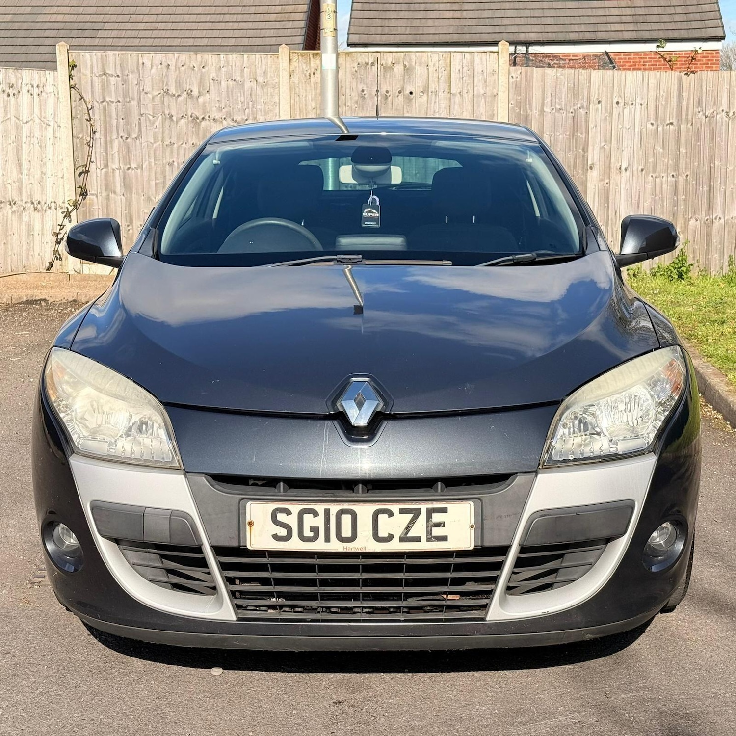 Used Renault Megane 2010 for sale - 78141373: Photo 2