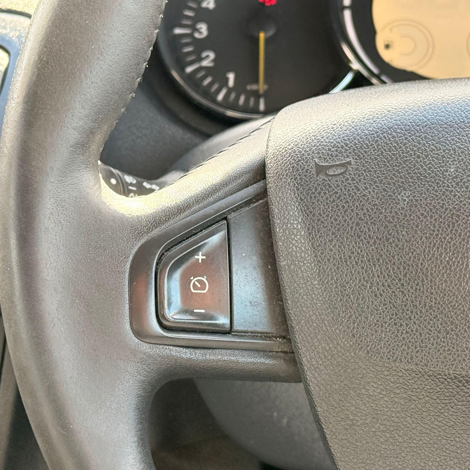 Used Renault Megane 2010 for sale - 78141373: Photo 27