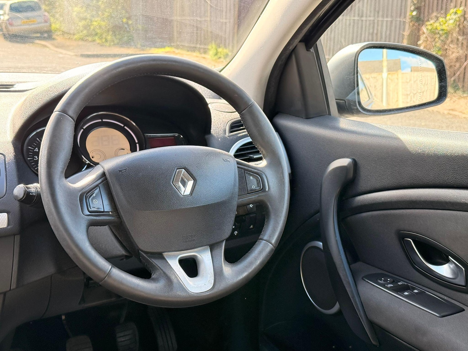 Used Renault Megane 2010 for sale - 78141373: Photo 44