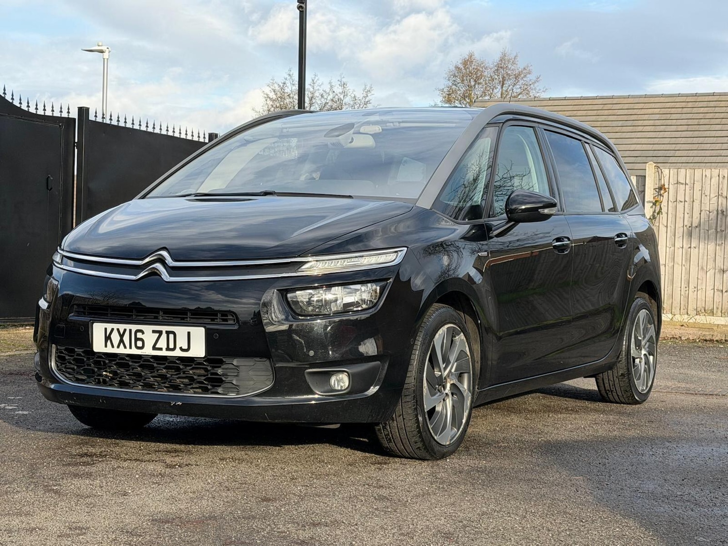 Used Citroen C4 Grand Picasso 2016 for sale - 76942548: Photo 3