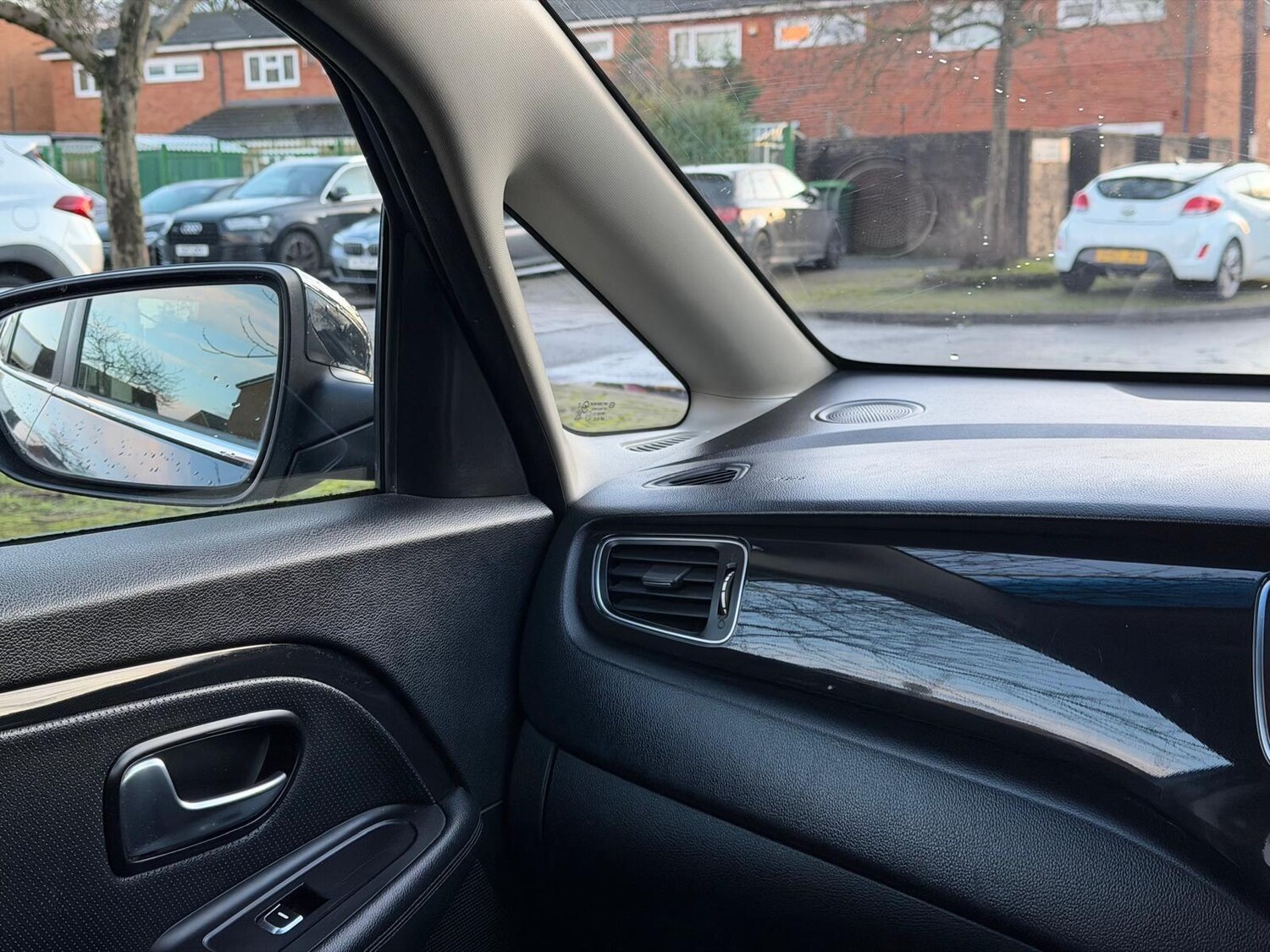 Used Kia Carens for sale - 77564795: Photo 14