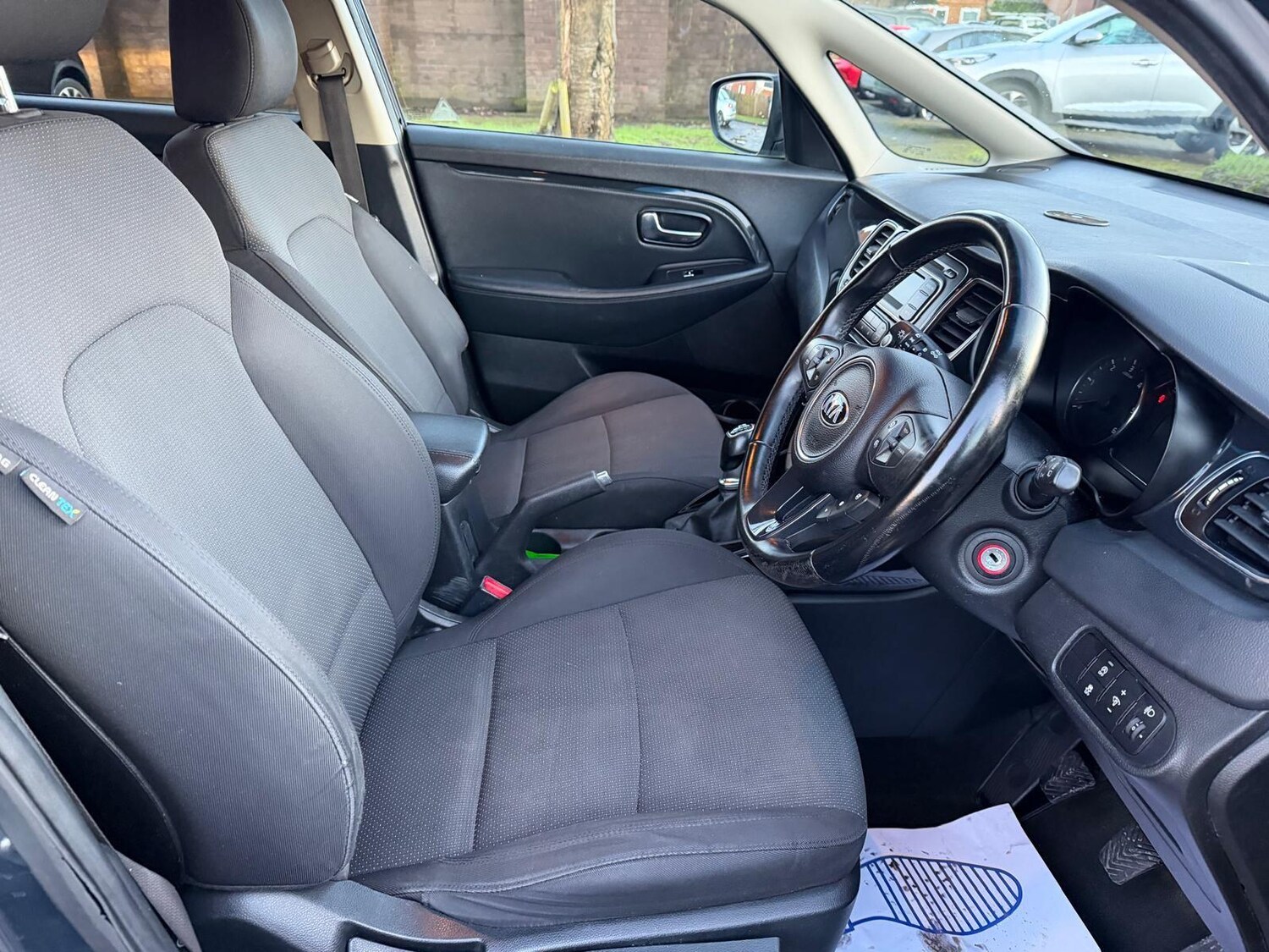 Used Kia Carens for sale - 77564795: Photo 17