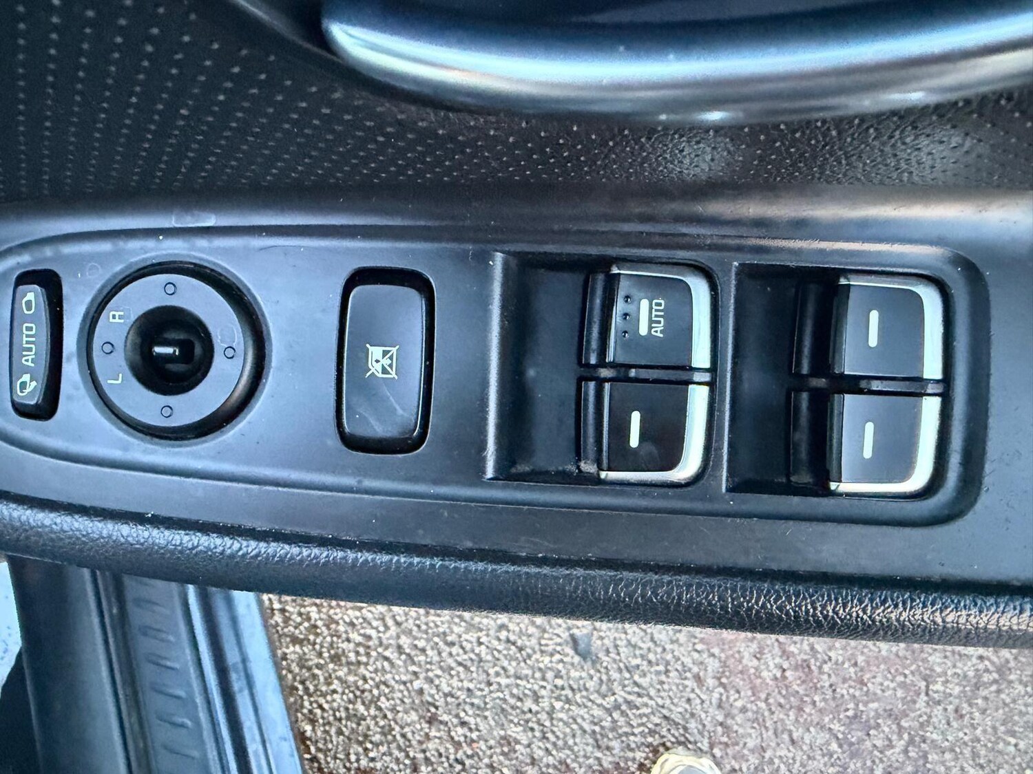 Used Kia Carens for sale - 77564795: Photo 26