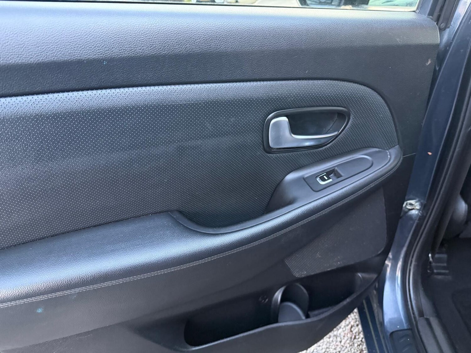 Used Kia Carens for sale - 77564795: Photo 29