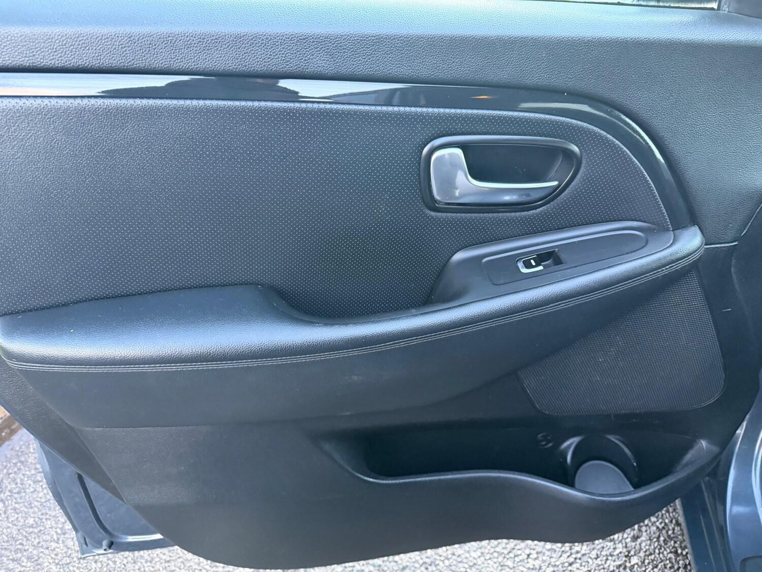 Used Kia Carens for sale - 77564795: Photo 30