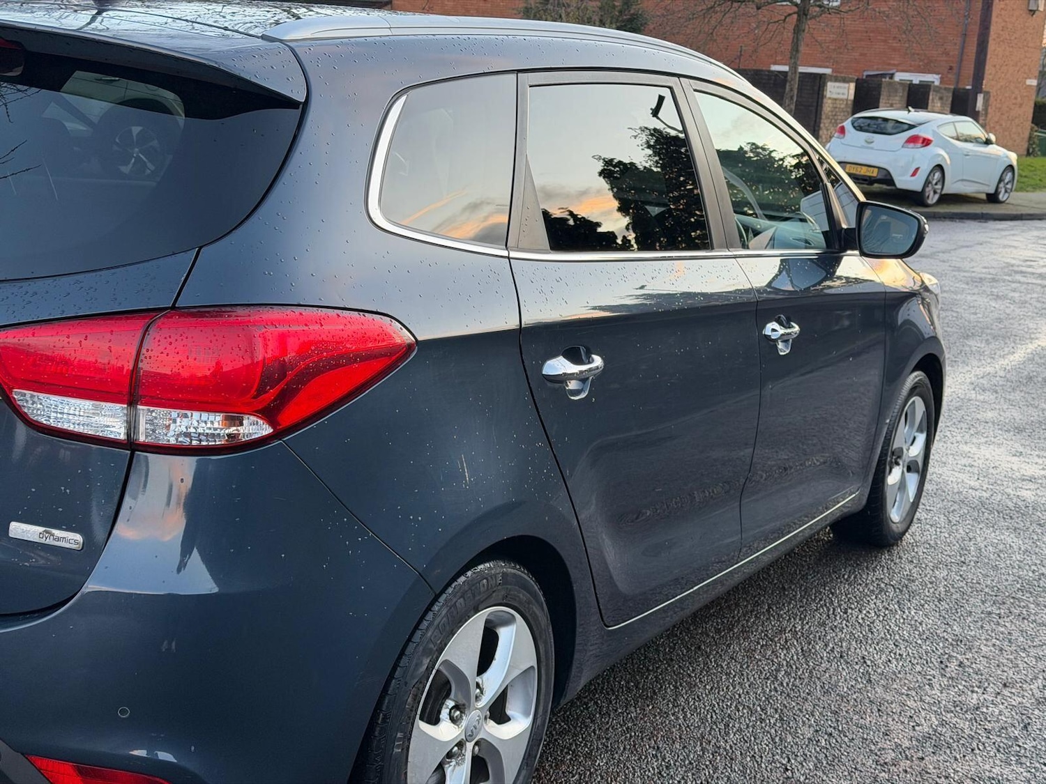 Used Kia Carens for sale - 77564795: Photo 9