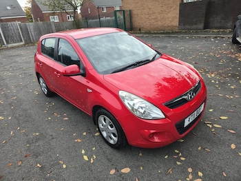 Used Hyundai i20 2011 for sale - 76192891: Photo