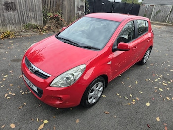 Used Hyundai i20 2011 for sale - 76192891: Photo