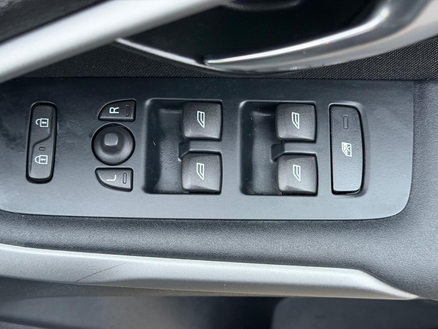 Used Volvo V40 for sale - 77315452: Photo 21