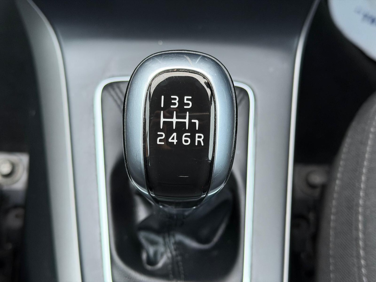 Used Volvo V40 for sale - 77315452: Photo 23