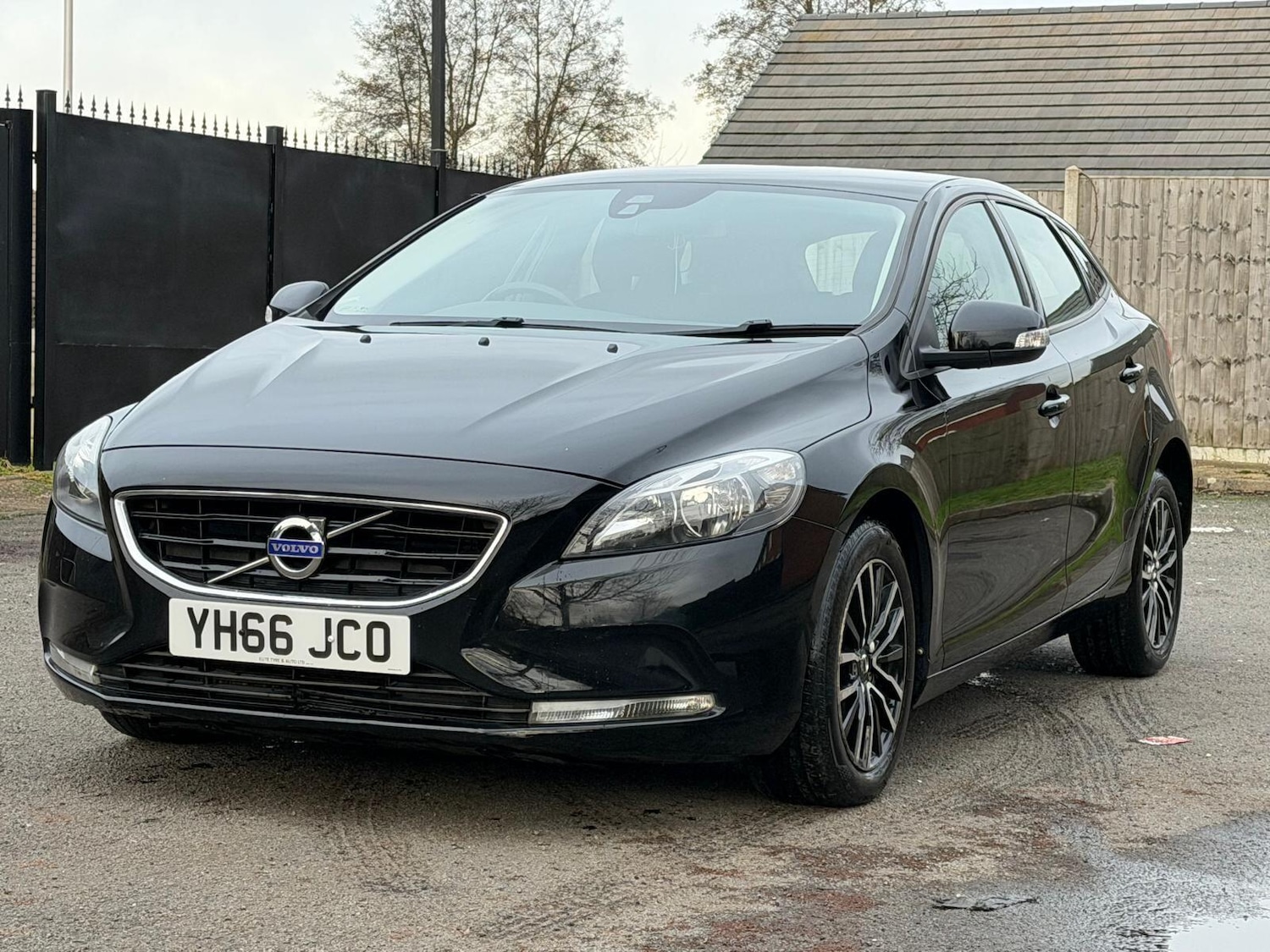Used Volvo V40 for sale - 77315452: Photo 3