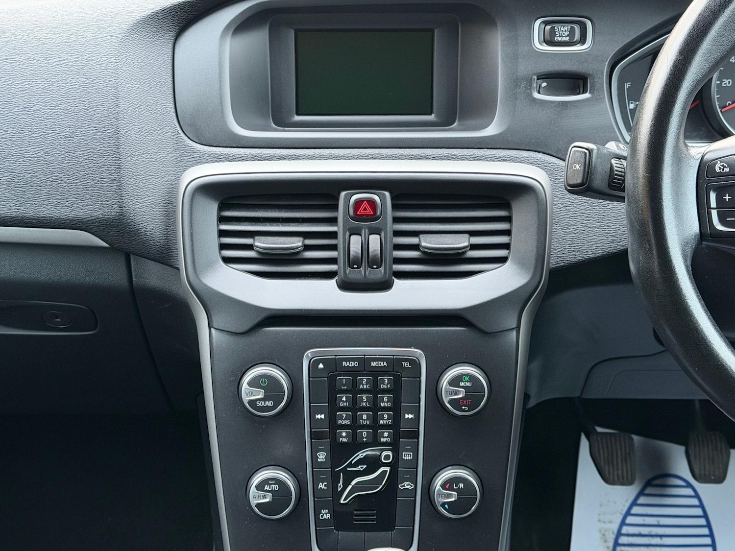 Used Volvo V40 for sale - 77315452: Photo 43