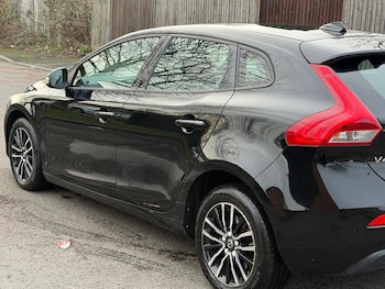Used Volvo V40 2016 for sale - 77315452: Photo