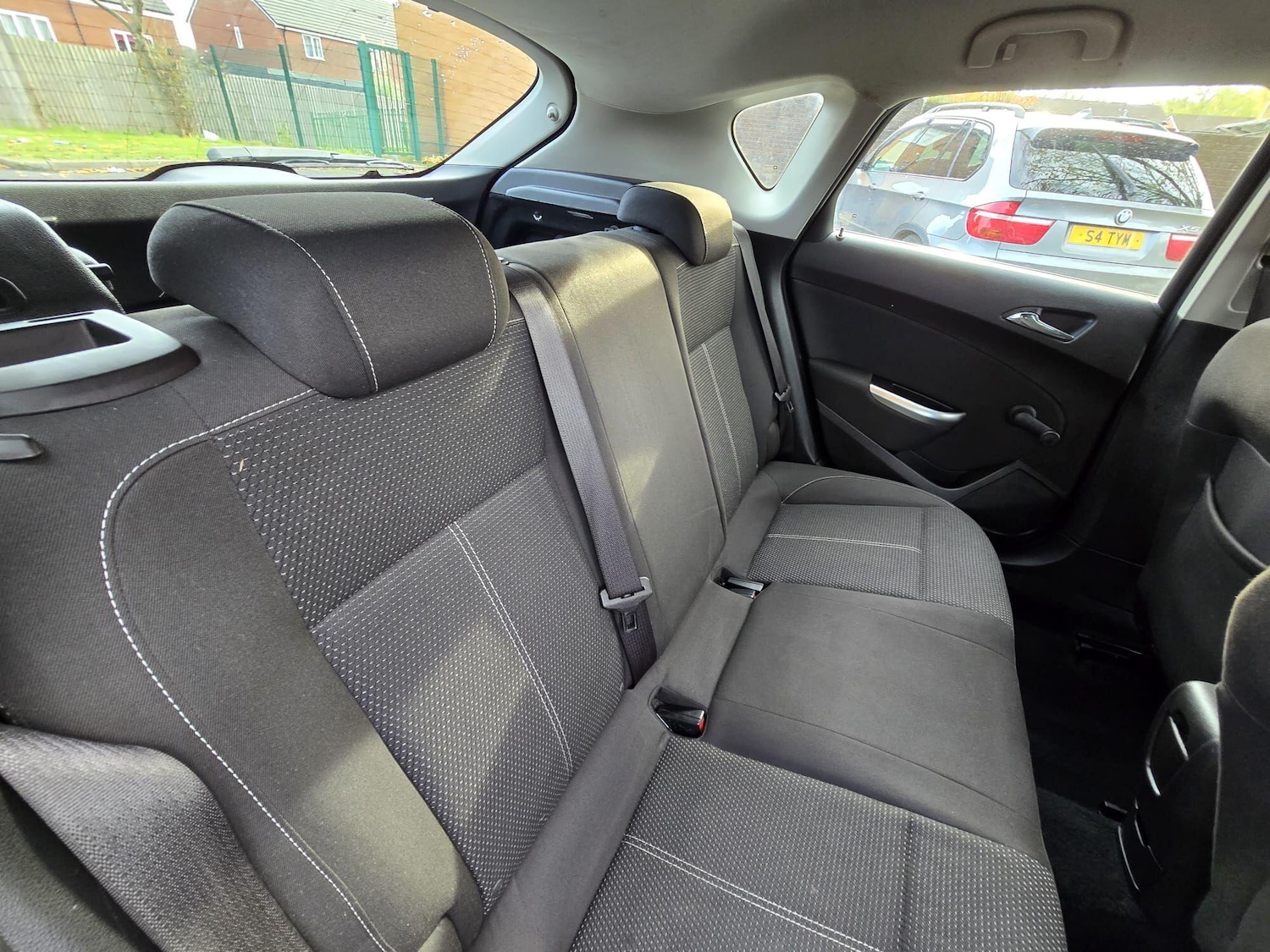 Used Vauxhall Astra 2010 for sale - 76398484: Photo 29