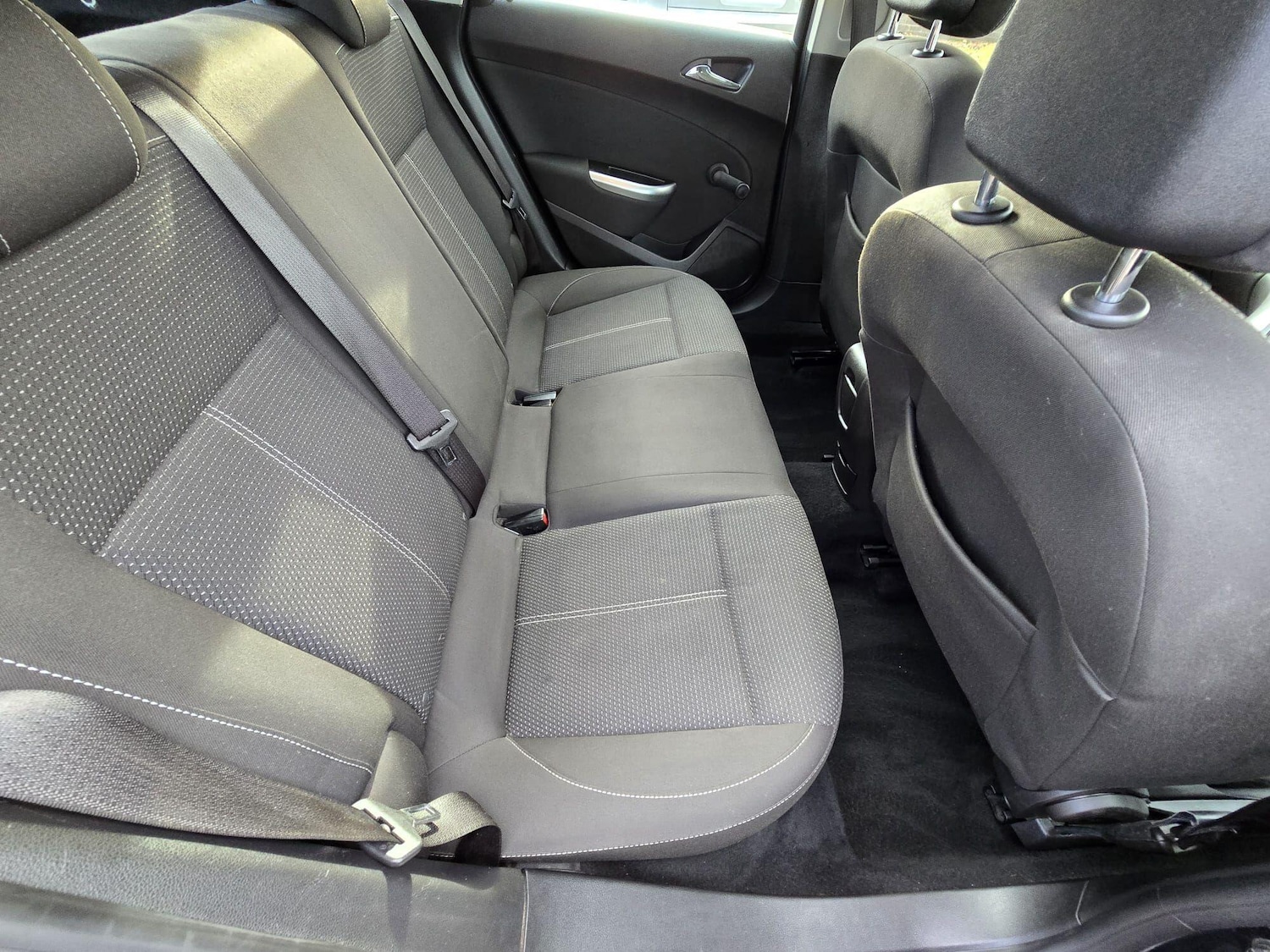 Used Vauxhall Astra 2010 for sale - 76398484: Photo 30