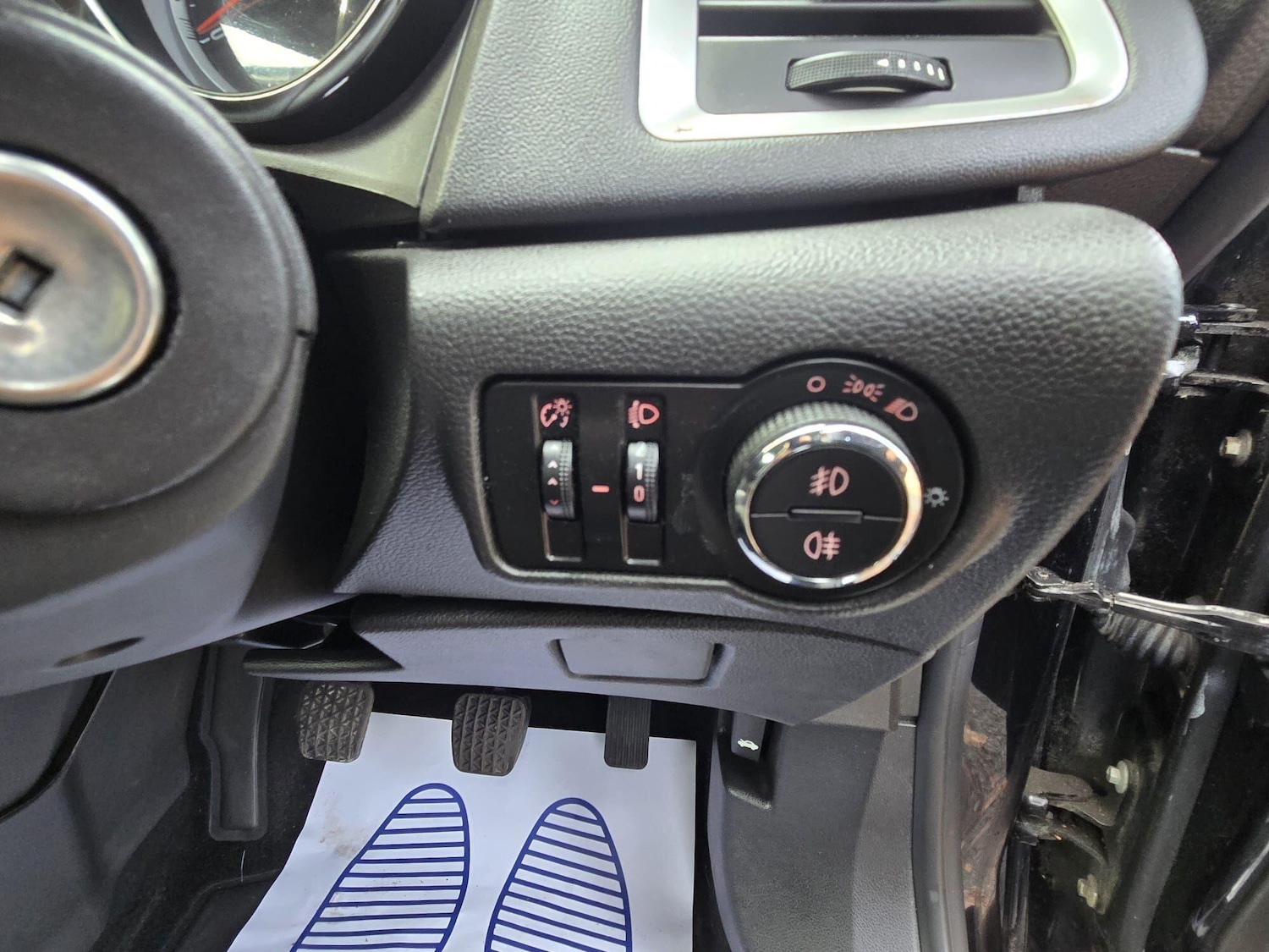 Used Vauxhall Astra 2010 for sale - 76398484: Photo 33