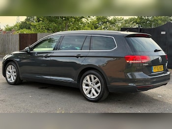 Used Volkswagen Passat 2016 for sale - 79181140: Photo