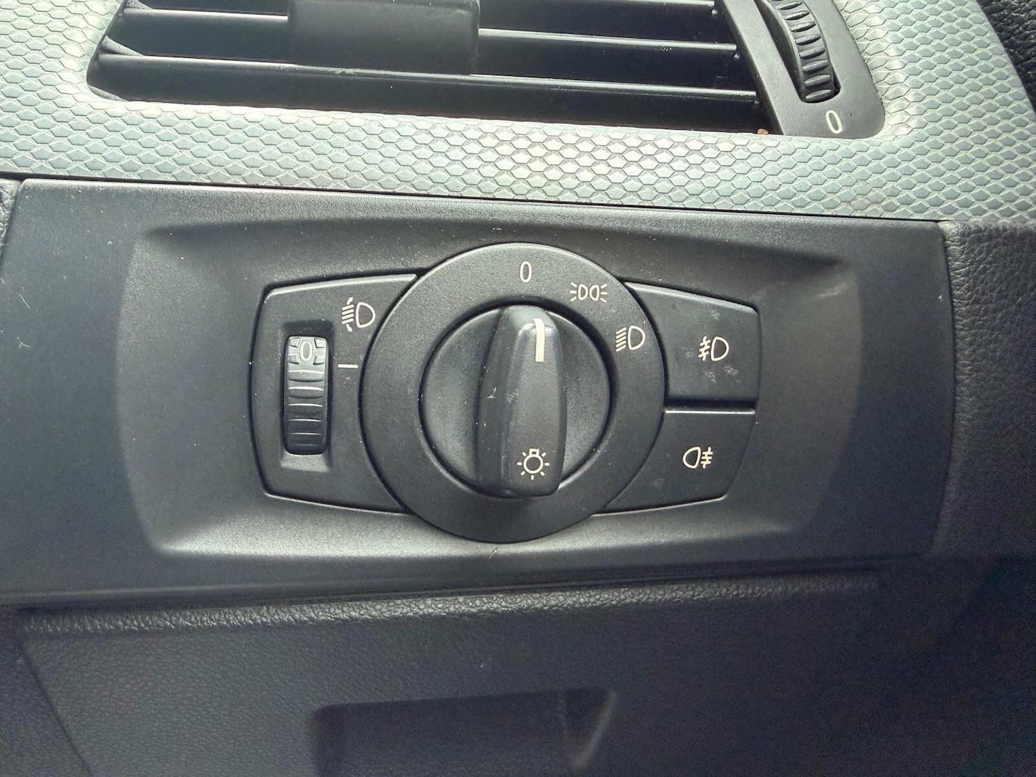 Used BMW 3 Series 2011 for sale - 78062902: Photo 22