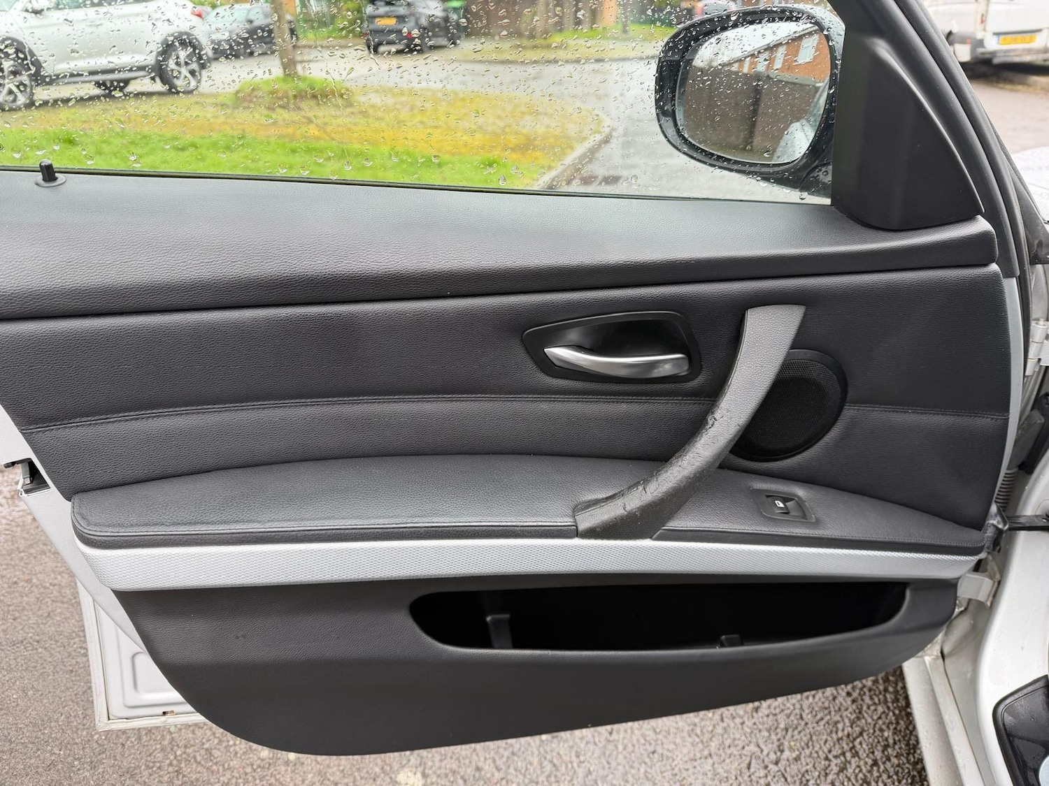 Used BMW 3 Series 2011 for sale - 78062902: Photo 27