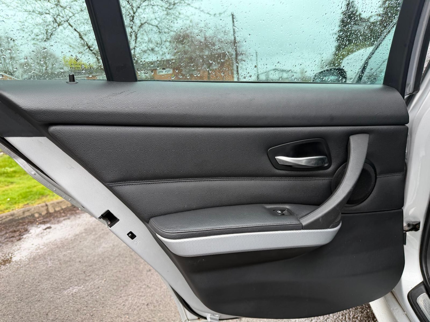 Used BMW 3 Series 2011 for sale - 78062902: Photo 31