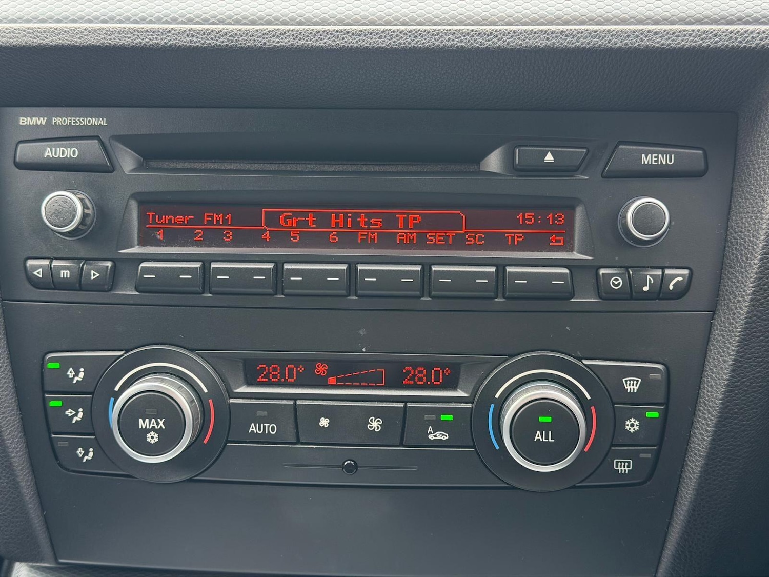 Used BMW 3 Series 2011 for sale - 78062902: Photo 33