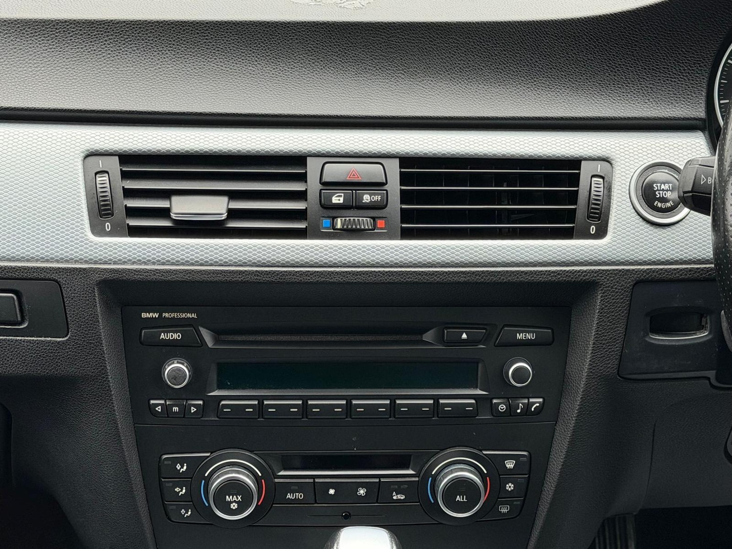 Used BMW 3 Series 2011 for sale - 78062902: Photo 34