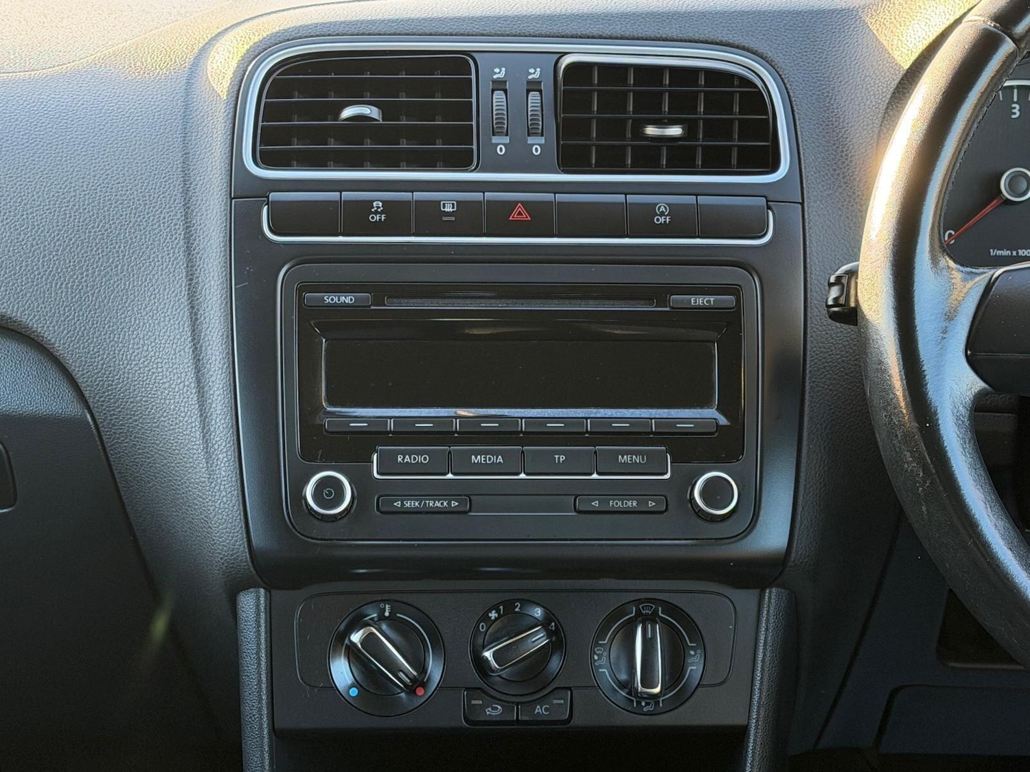 Used Volkswagen Polo for sale - 77015955: Photo 28