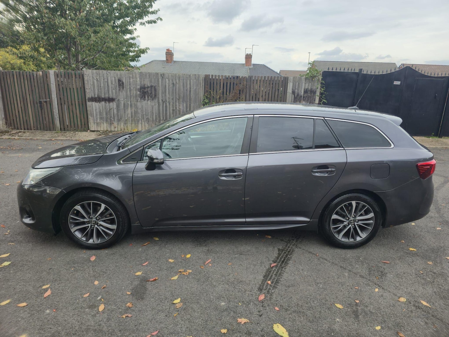 Used Toyota Avensis 2015 for sale - 76997811: Photo 15