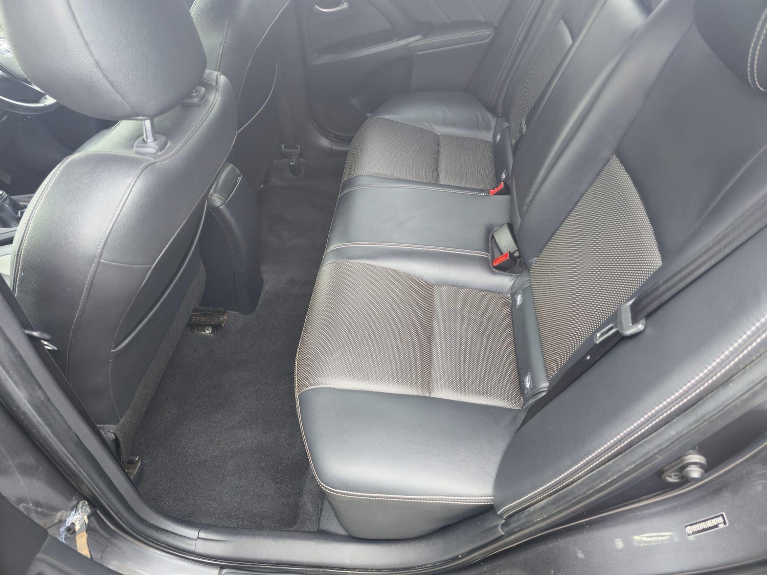 Used Toyota Avensis 2015 for sale - 76997811: Photo 30