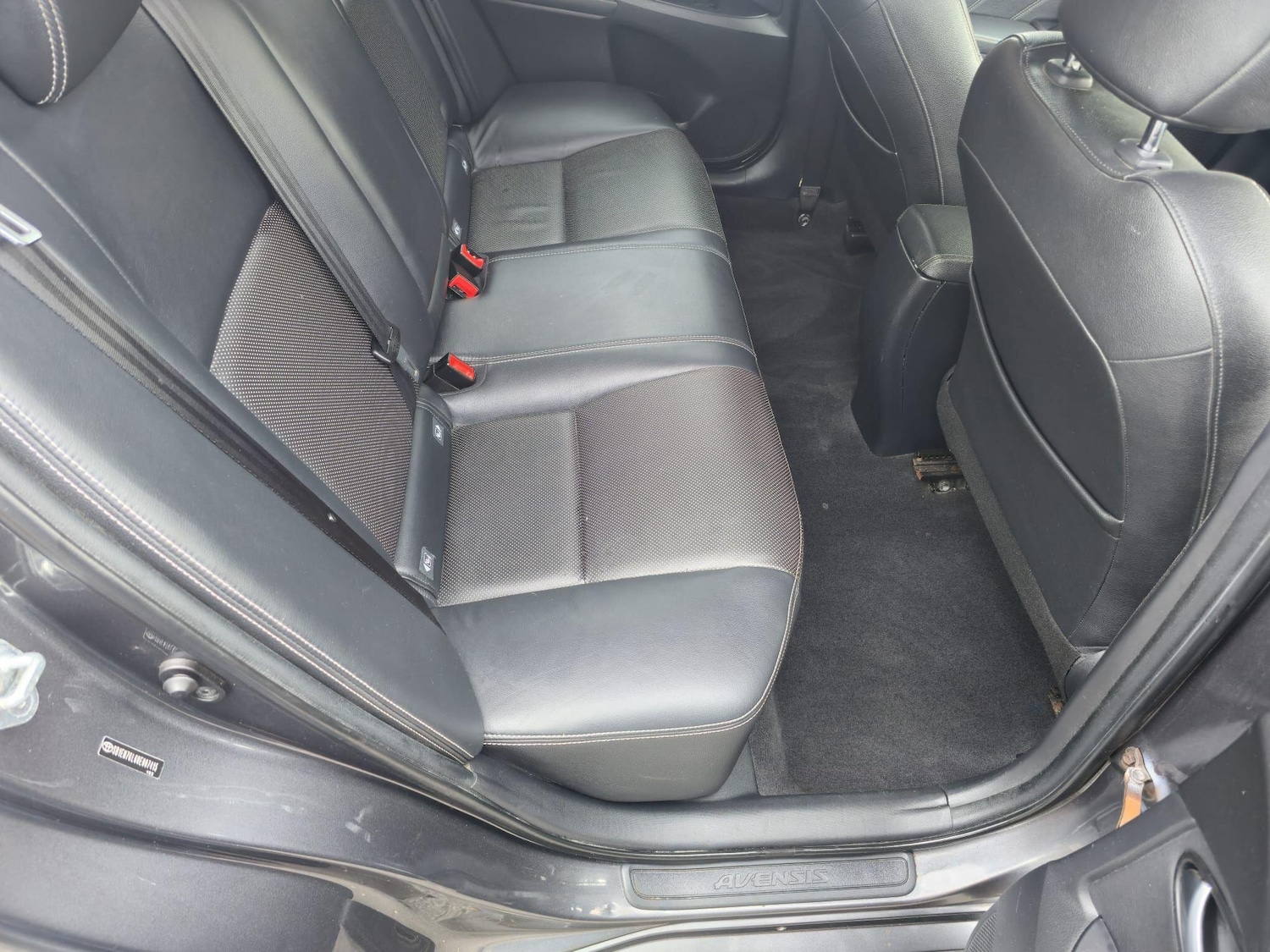 Used Toyota Avensis 2015 for sale - 76997811: Photo 32