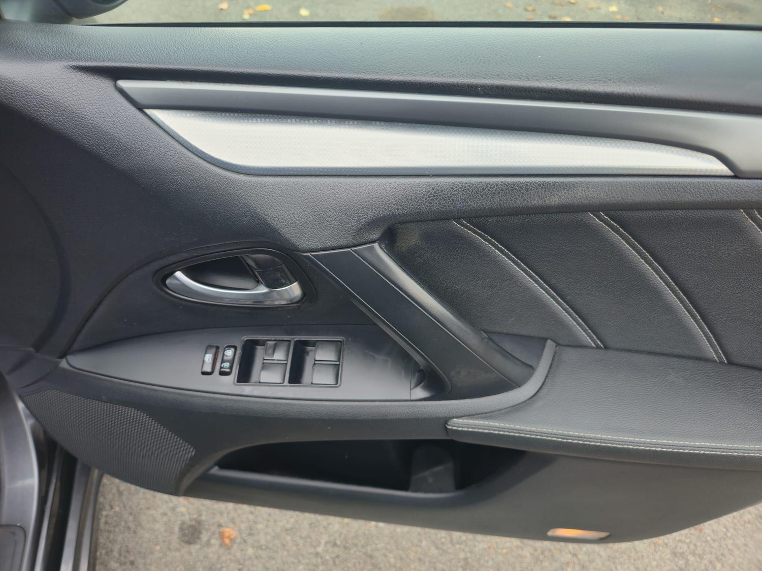 Used Toyota Avensis 2015 for sale - 76997811: Photo 37