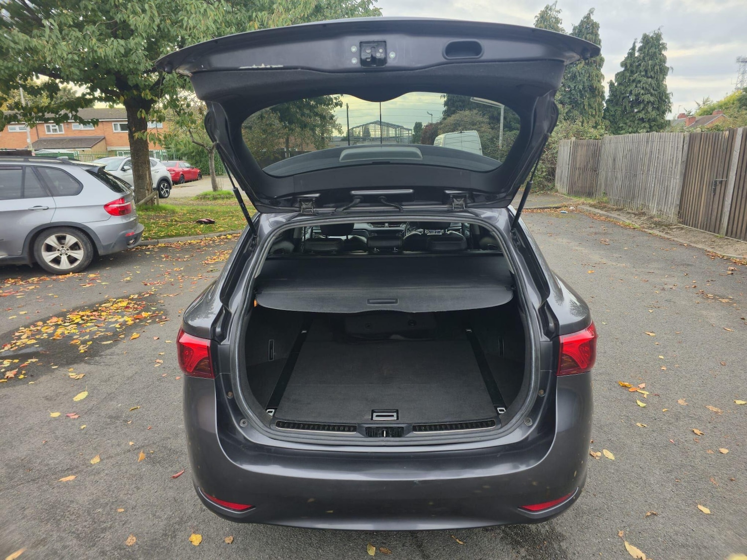 Used Toyota Avensis 2015 for sale - 76997811: Photo 45