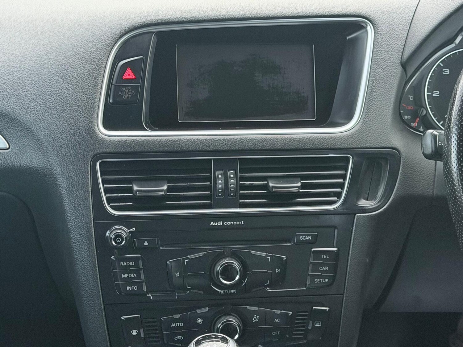 Used Audi Q5 2011 for sale - 78006287: Photo 35