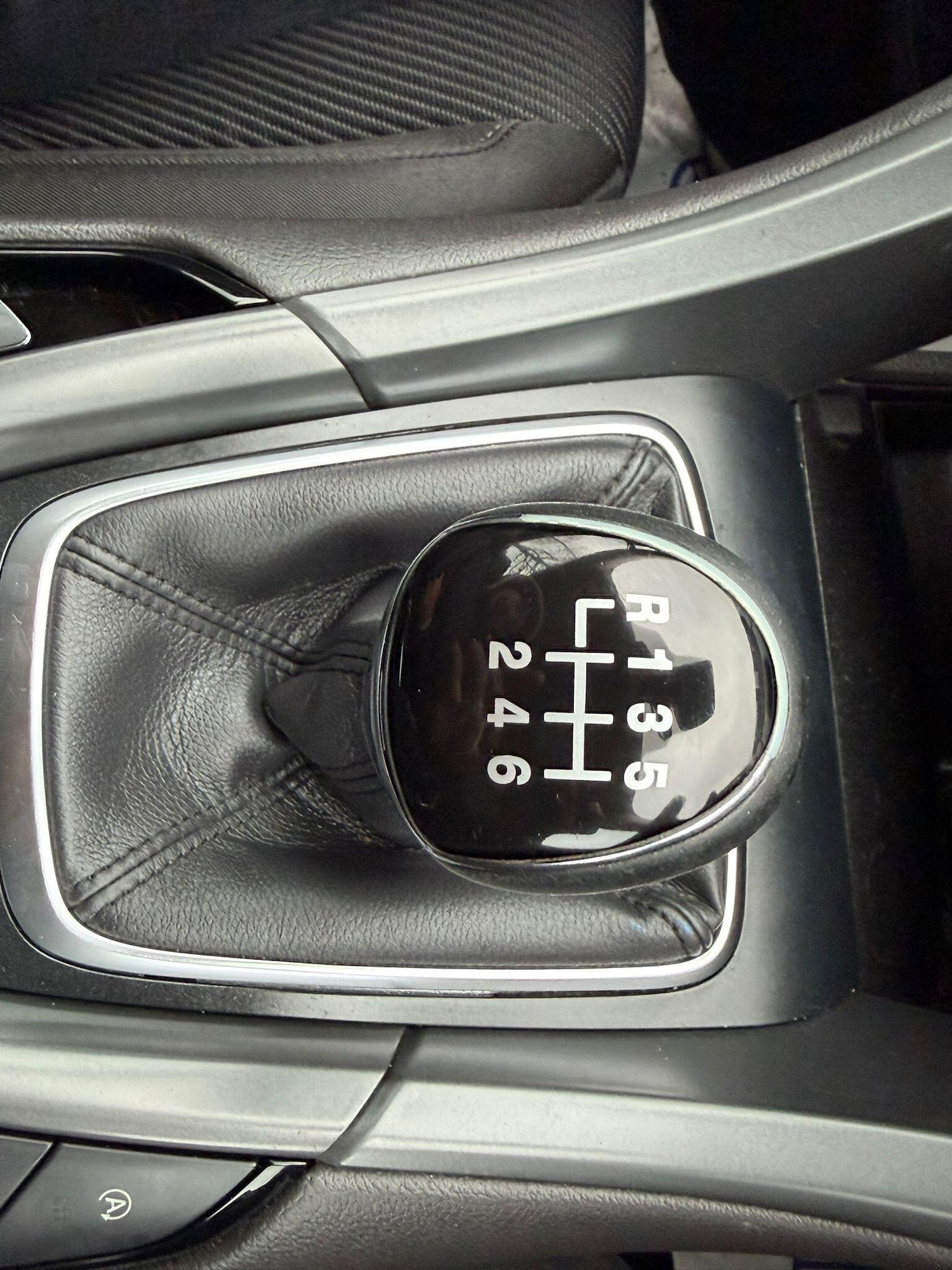 Used Ford Mondeo 2015 for sale - 76671275: Photo 27