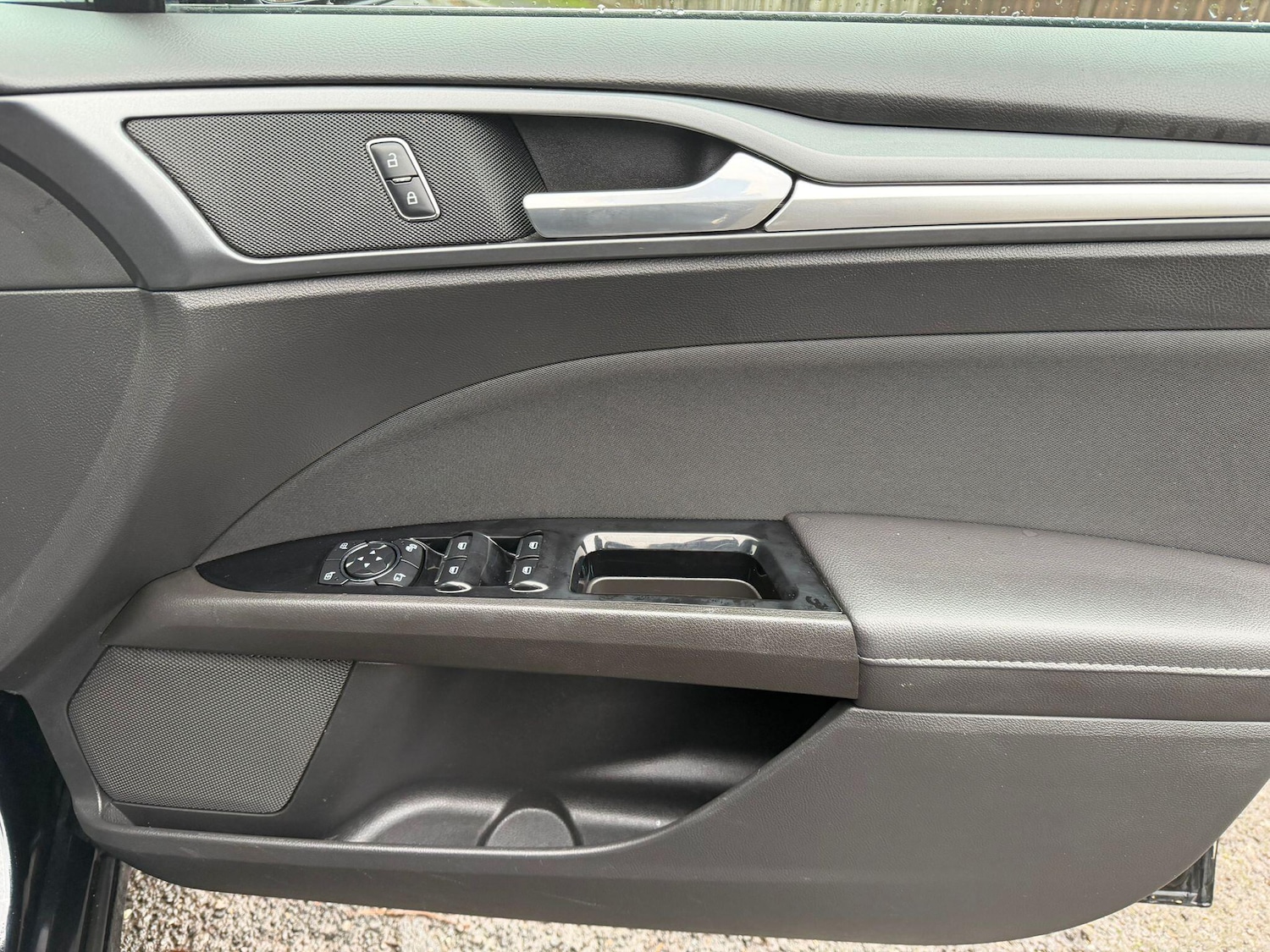 Used Ford Mondeo 2015 for sale - 76671275: Photo 32