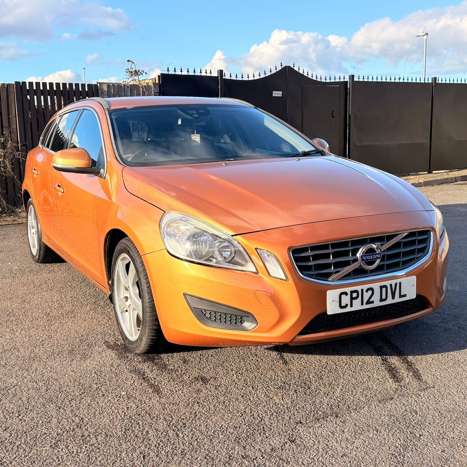 Used Volvo V60 for sale - 77705584: Photo 2