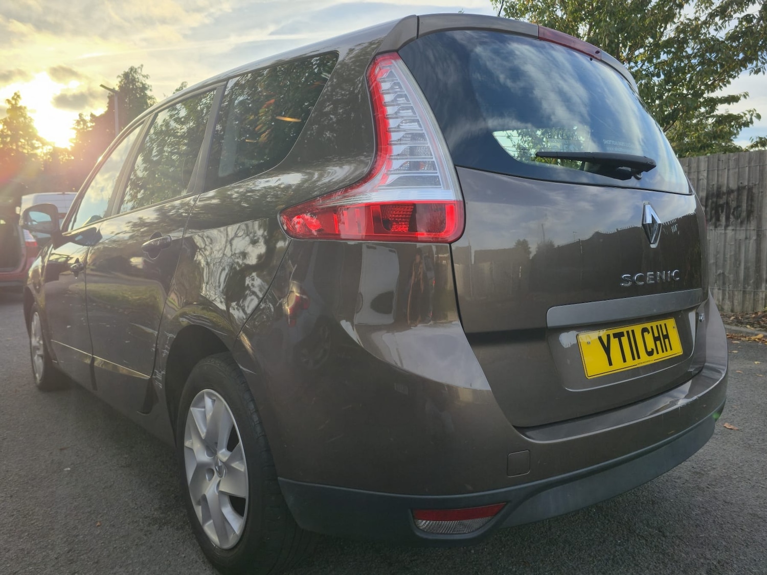 Used Renault Grand Scenic 2011 for sale - 76237514: Photo 17