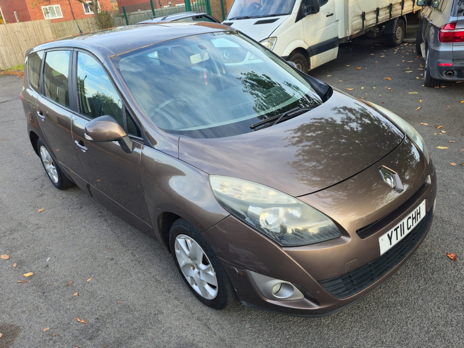 Used Renault Grand Scenic 2011 for sale - 76237514: Photo 2