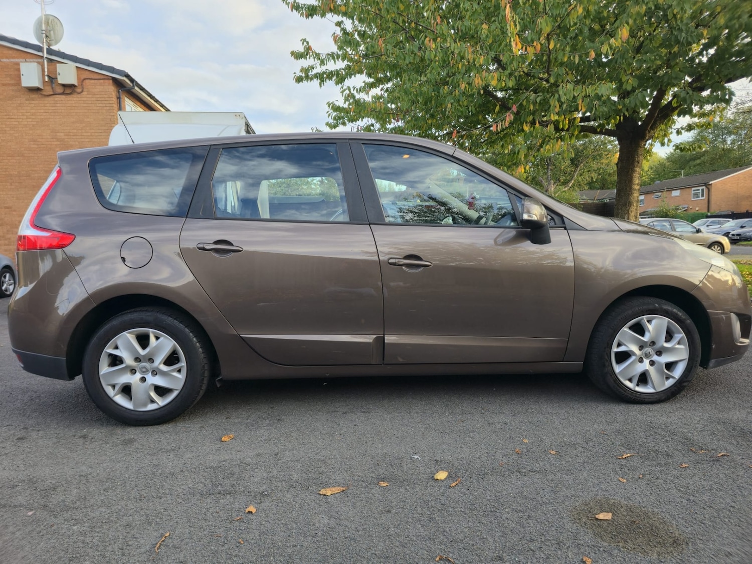 Used Renault Grand Scenic 2011 for sale - 76237514: Photo 25