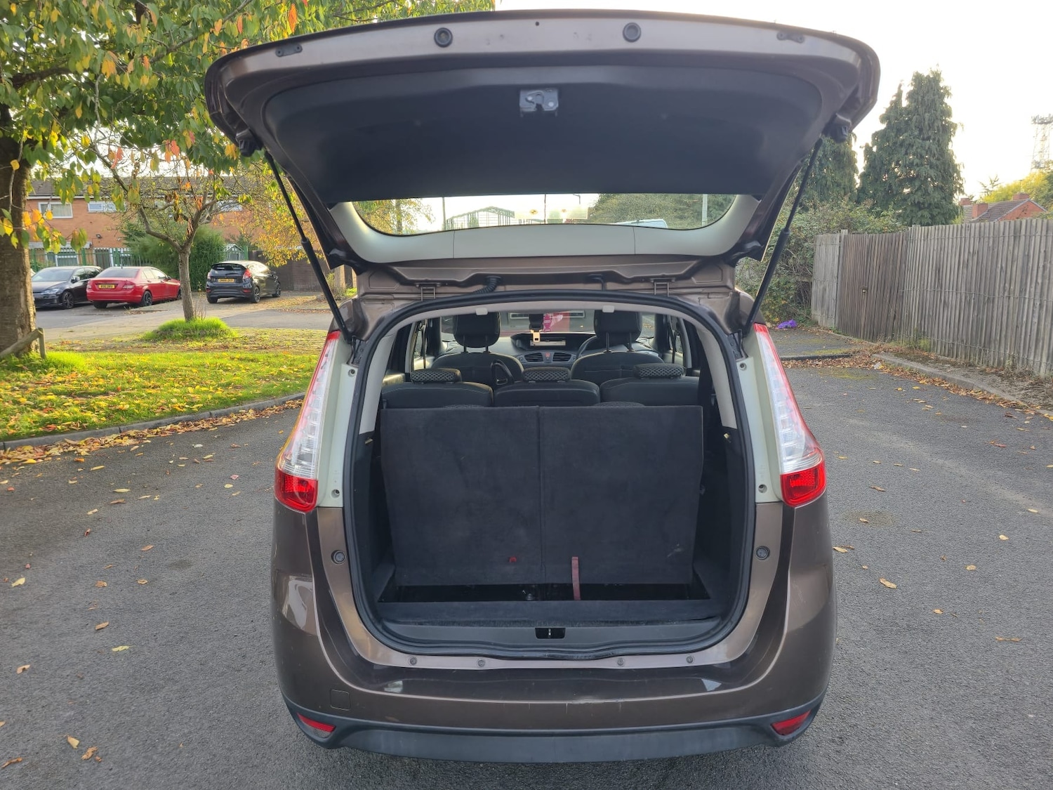 Used Renault Grand Scenic 2011 for sale - 76237514: Photo 38