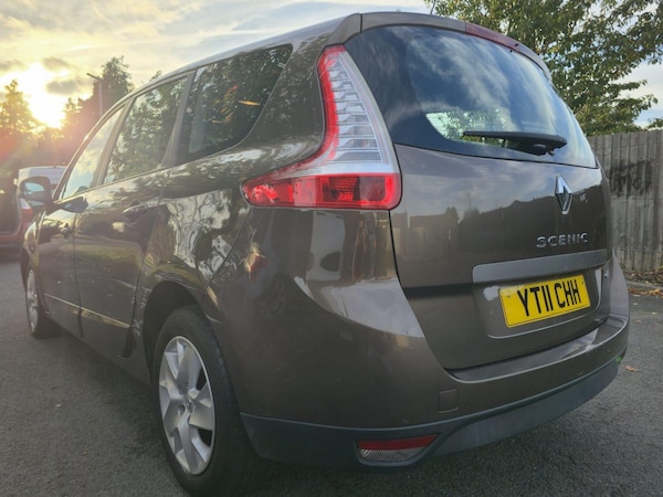 Used Renault Grand Scenic 2011 for sale - 76246695: Photo 11