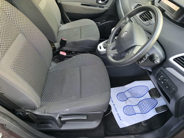 Used Renault Grand Scenic 2011 for sale - 76246695: Photo 28