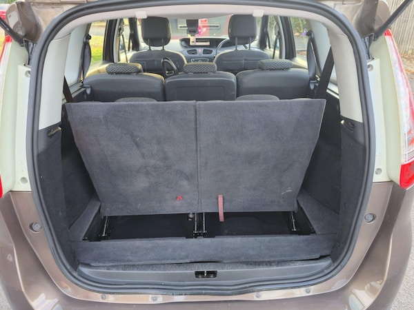 Used Renault Grand Scenic 2011 for sale - 76246695: Photo 38