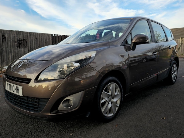 Used Renault Grand Scenic 2011 for sale - 76246695: Photo 4