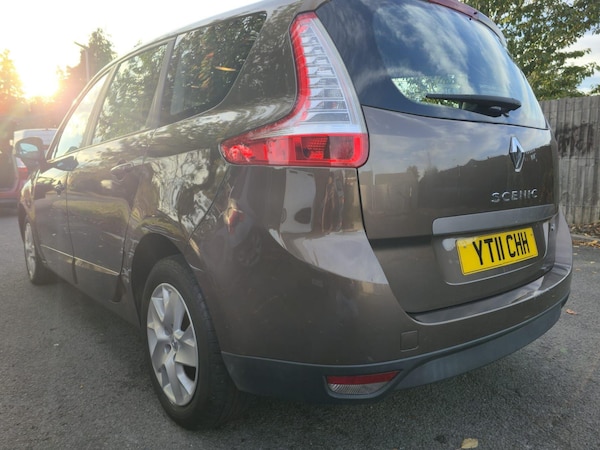 Used Renault Grand Scenic 2011 for sale - 76246695: Photo 5