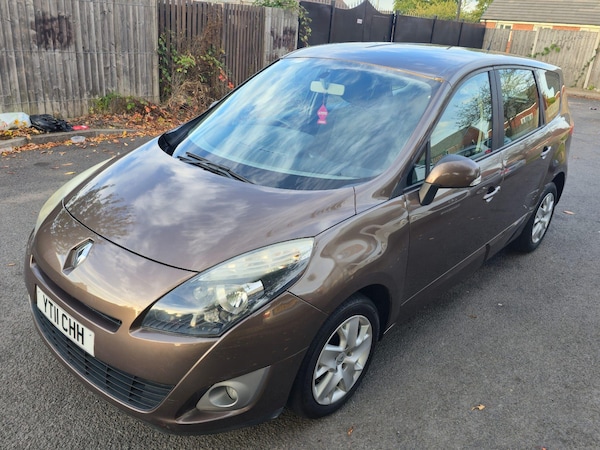 Used Renault Grand Scenic 2011 for sale - 76246695: Photo 9