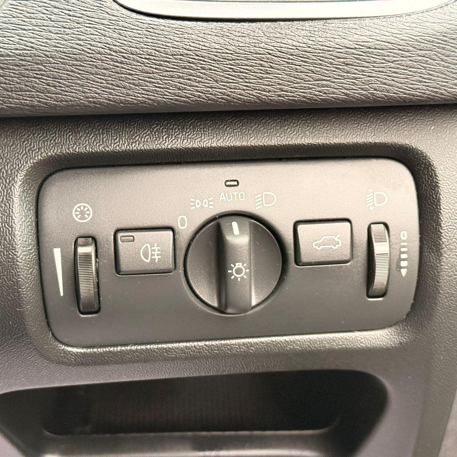 Used Volvo V40 for sale - 77793841: Photo 25