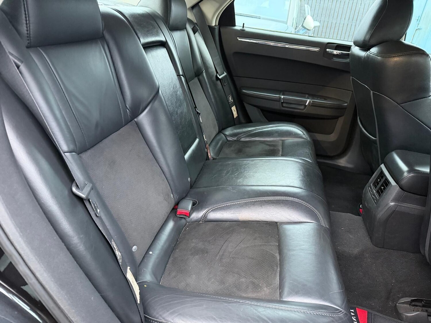 Used Chrysler 300C 2010 for sale - 77838719: Photo 17