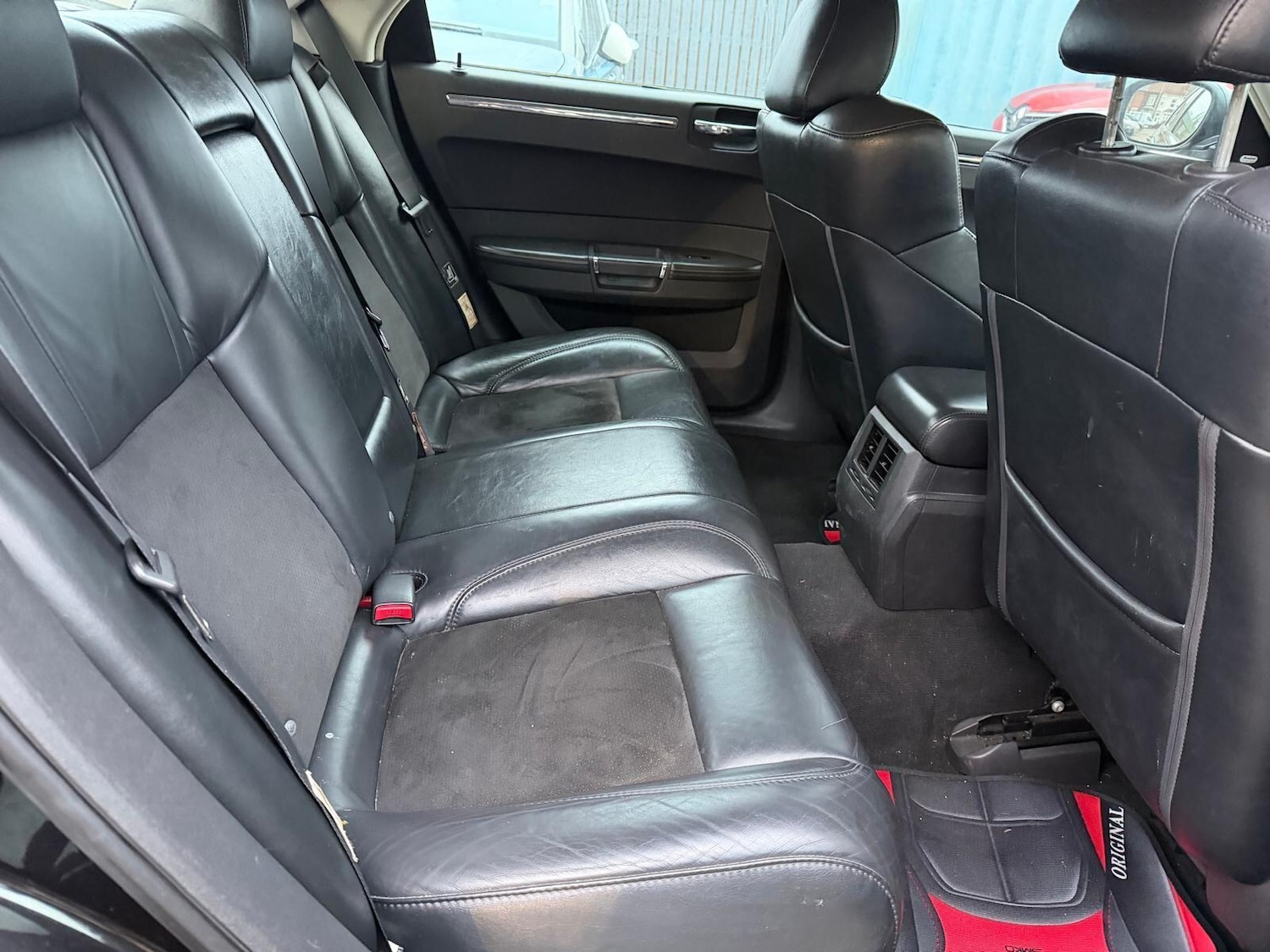 Used Chrysler 300C 2010 for sale - 77838719: Photo 18